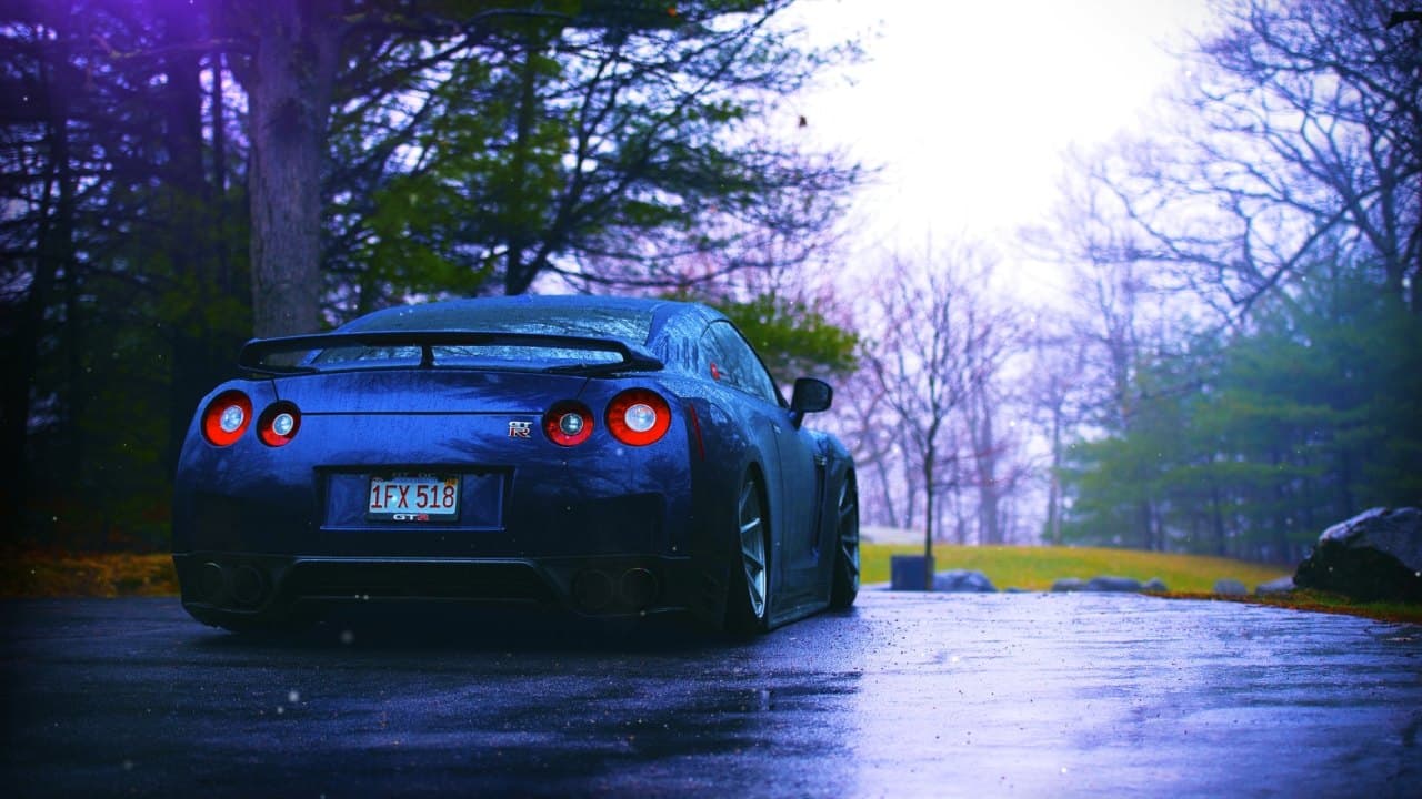 Nissan Gt-r in Rain — Cars live wallpaper for Mac