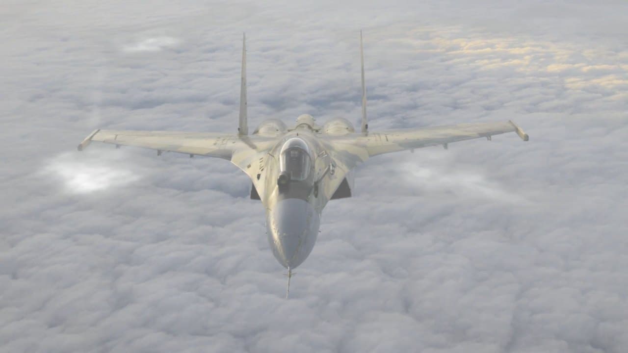 Su-35 Over Cloud Deck — Sci-fi live wallpaper for Mac