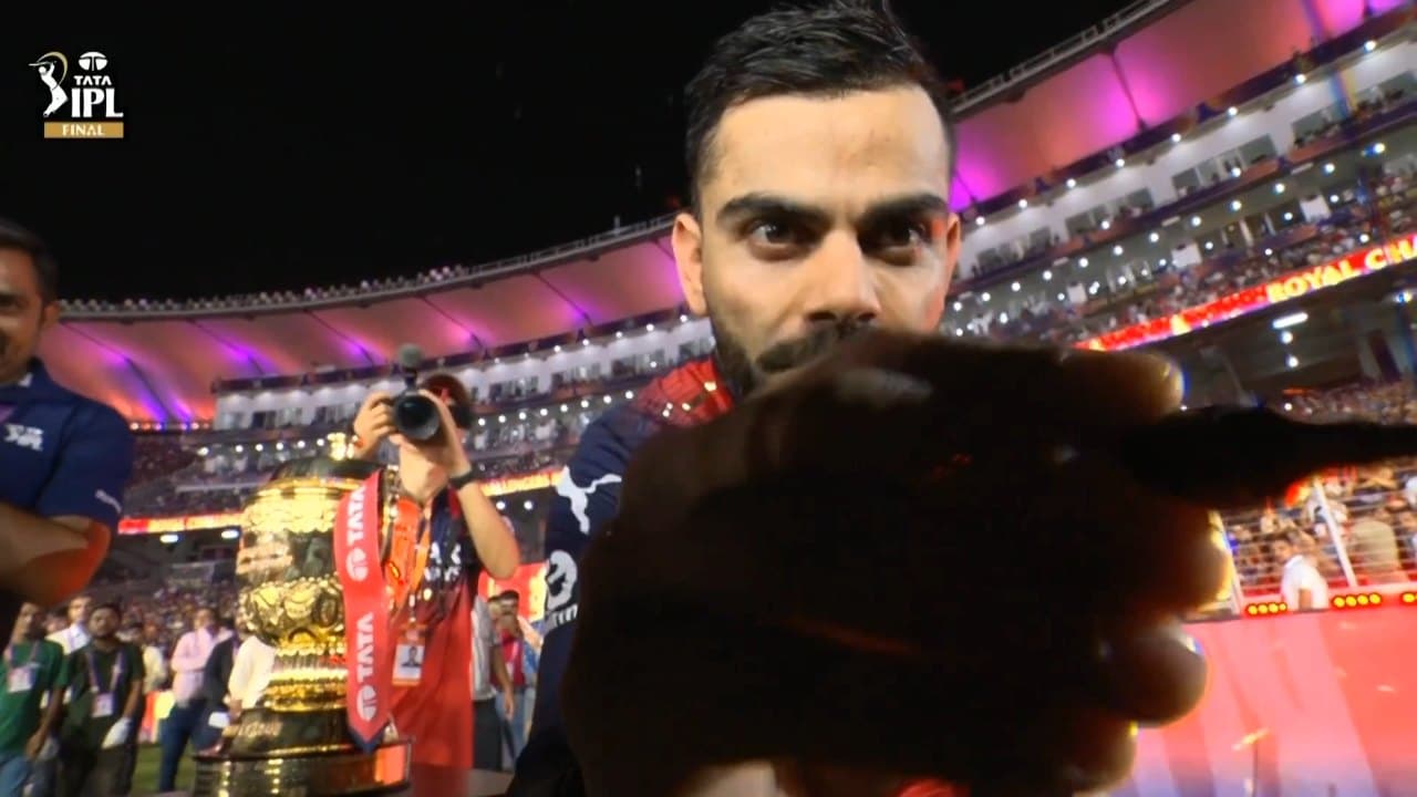 Virat Kohli Celebrates Victory — City live wallpaper for Mac